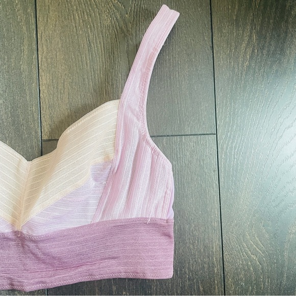 Triumph Underwear Wired Crop Sports Bra with Metallic Thread - Picture 4 of 15